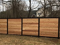 <b>Alumi-Guard Melange Aluminum Frame with Horizontal Cedar Pickets</b>